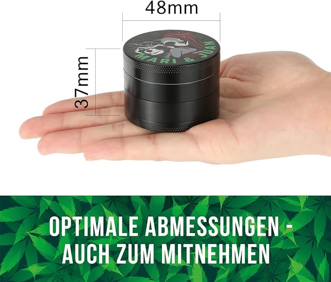 Mari & Juan Premium Grinder Set 2024 | 4-teilig, ø 48 mm, Höhe 3,7 mm | Aus hochwertigem Zink | Kräutermühle inkl. Pollenschieber | Ideal für Gewürze & Kräuter - Mari & Juan